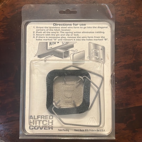 Hitch Cover - University of Pittsburgh - NWT - Picture 4 of 6